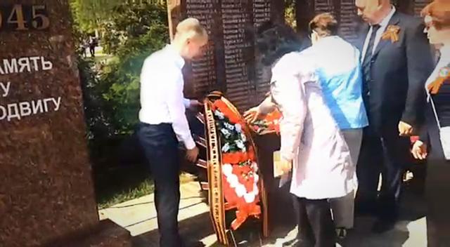 Саентологи возложили венок по случаю годовщины Великой Победы