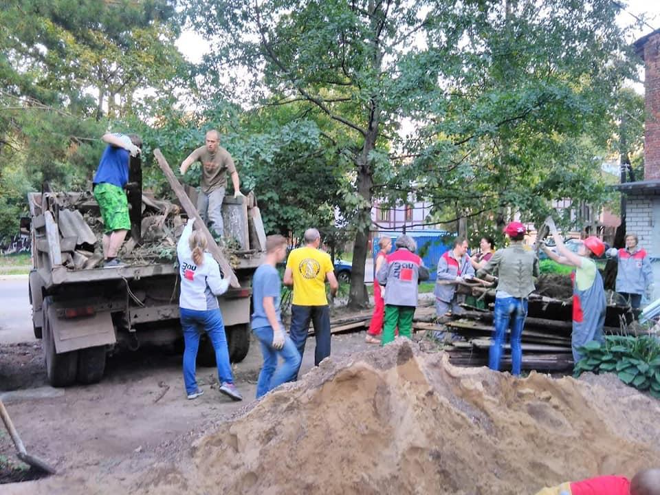 Саентологические волонтеры в Нижнем Новгороде: цвет лета чисто-желтый!